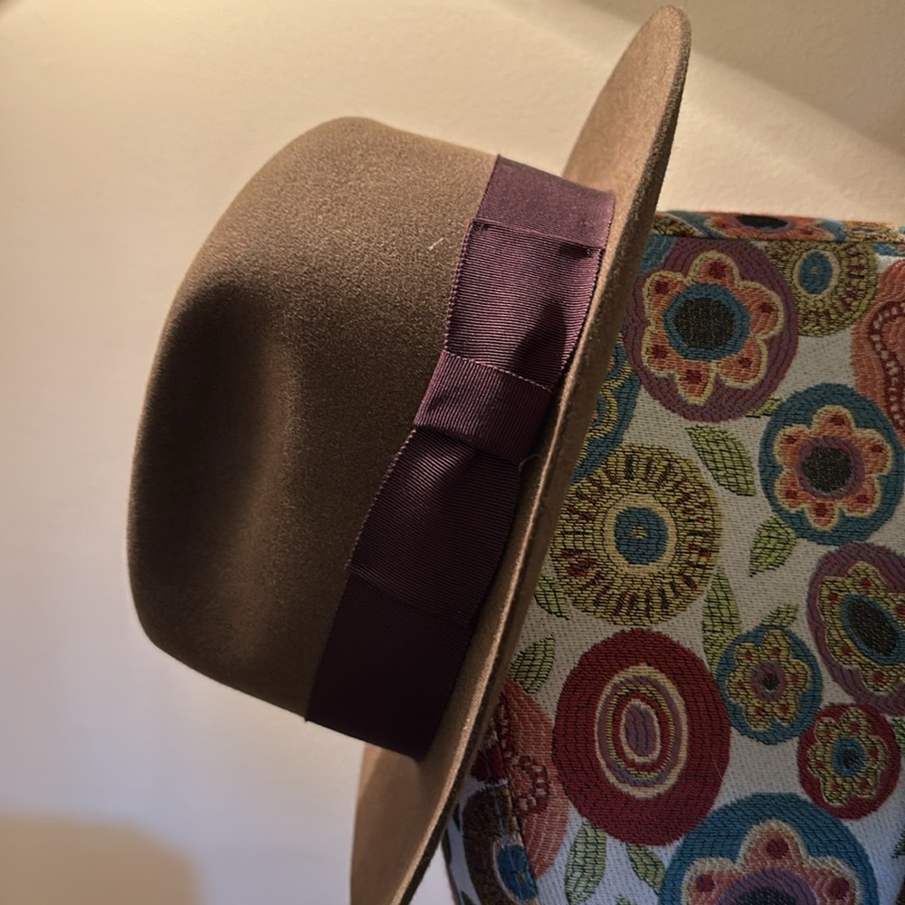 Hat - Picture 2 of 9